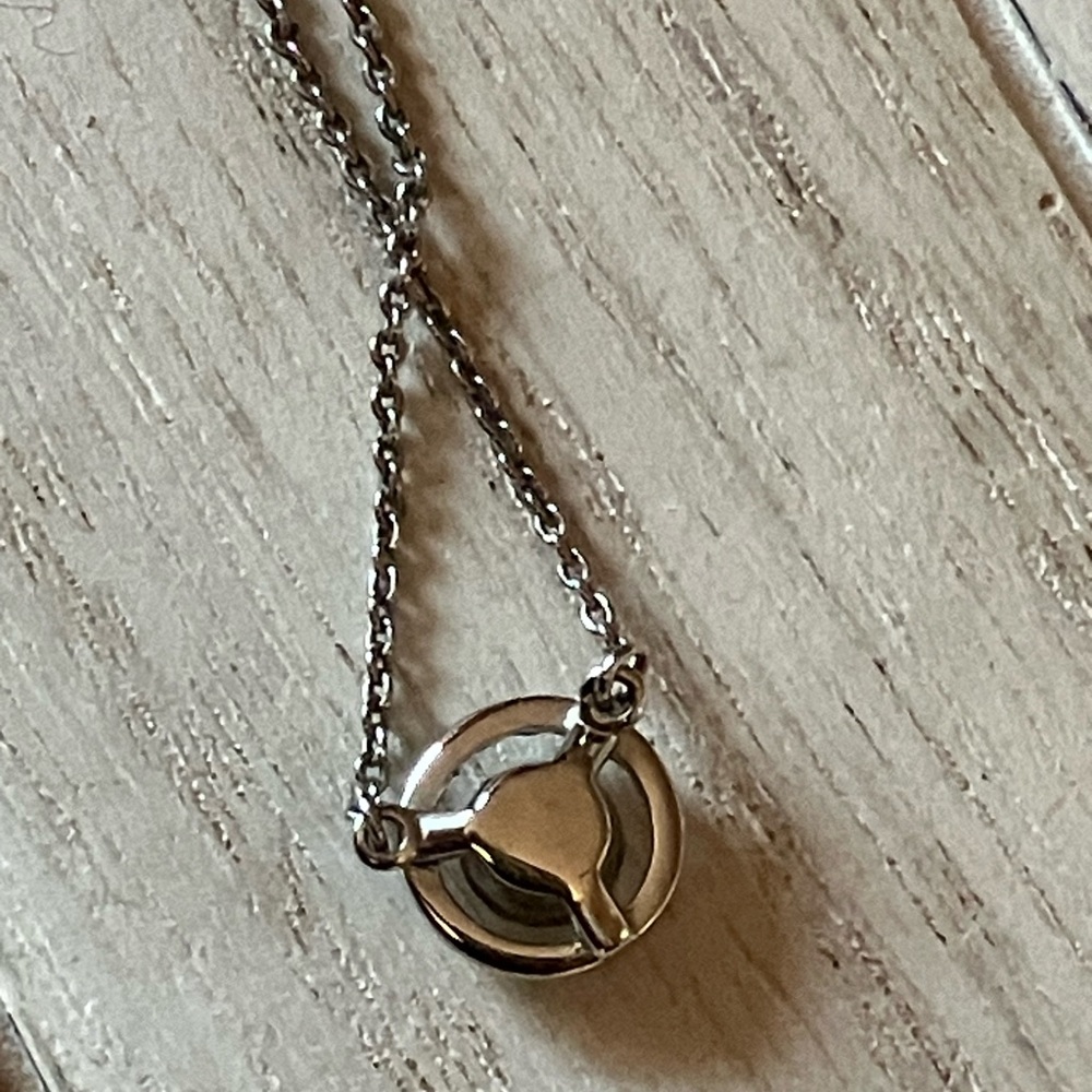🌸Coach Crystal Necklace - Picture 4 of 6